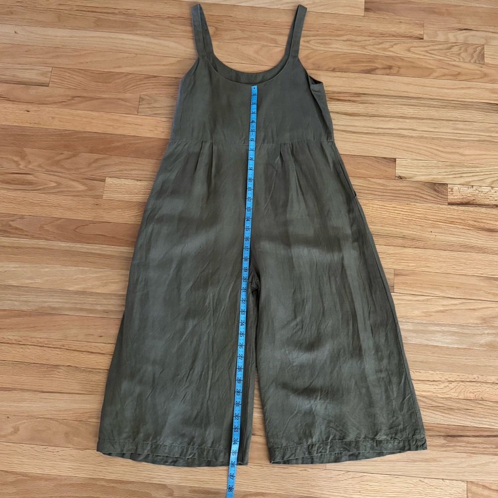 First Rite Dip cropped linen jumpsuit size M in olive green
